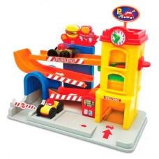 Игровой набор Kiddieland Занимательный гараж со звуковыми эффектами (055707) Игровой набор Kiddieland Занимательный гараж со звуковыми эффектами (055707)