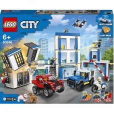 Конструктор LEGO City Полицейский участок (60246) Конструктор LEGO City Полицейский участок (60246)