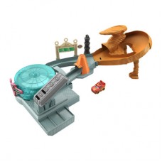 Игровой набор Cars Тачки Опасная трасса (GTK92) Игровой набор Cars Тачки Опасная трасса (GTK92)